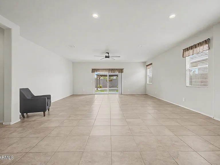 18363 W Whispering Wind Dr — Photo 9