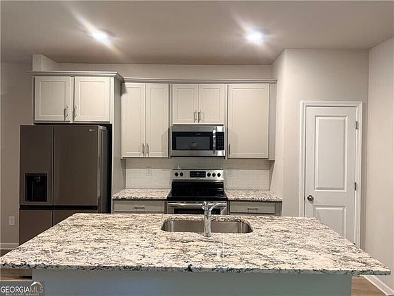 3rd image of 6271 Redan Sq #83