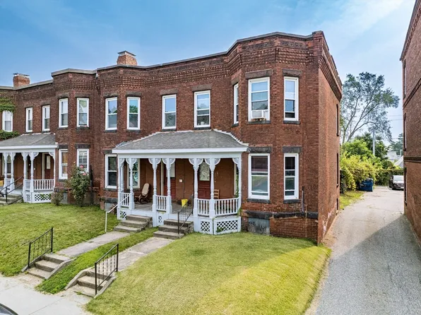 526 Pleasant St #F, Holyoke, MA 01040