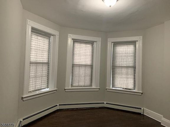 5th image of 11 Howard Pl APT 1