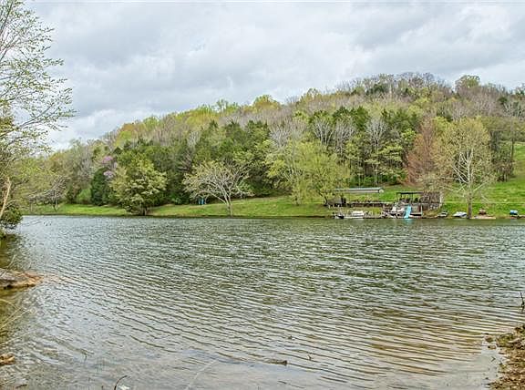 2nd image of 4798 Lickton Pike