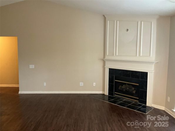1507 Rumstone Ln, Charlotte, NC 28262