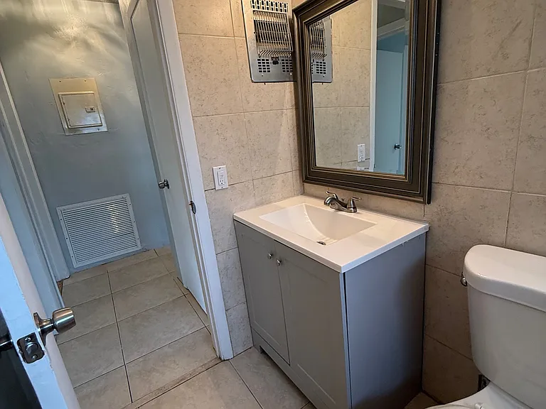 662 NE 132nd St #662 — Photo 3