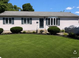 48 Ellen Street, Bay Shore, NY 11706