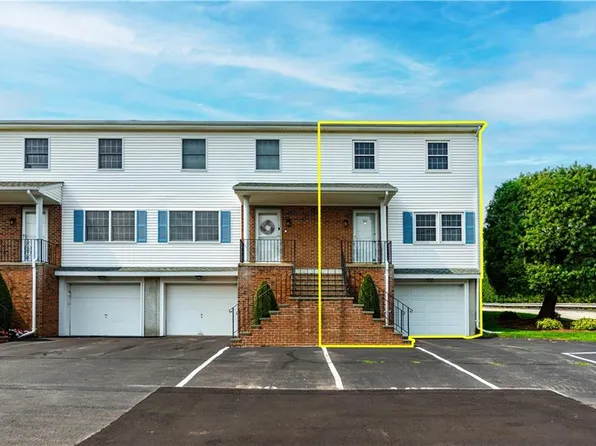 100 Scenery Ln, Johnston, RI 02919