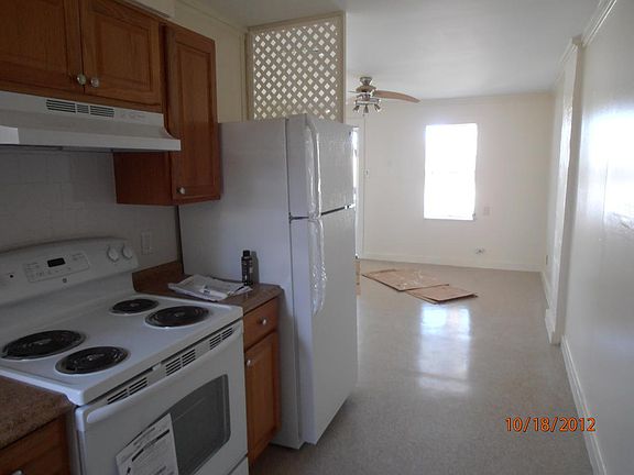 Kitchen to Living rm