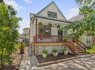 1819 W Cornelia Ave, Chicago, IL 60657