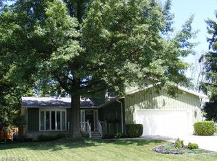 6120 Bellarmine Dr, North Royalton, OH 44133