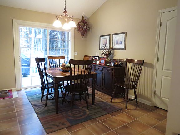 Dining w/ door to deck