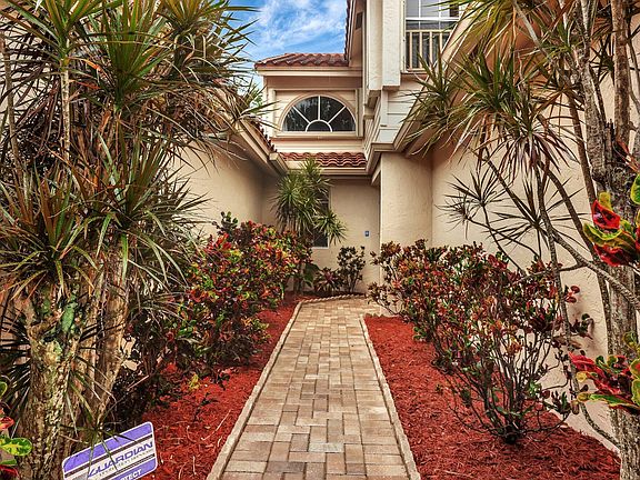 3rd image of 10802 Cypress Glen Drive #10802