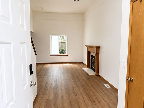 3rd image of 5008 38th Street Ct NE