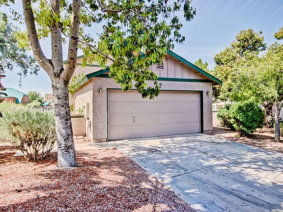 4th image of 921 S Val Vista Dr Unit 7