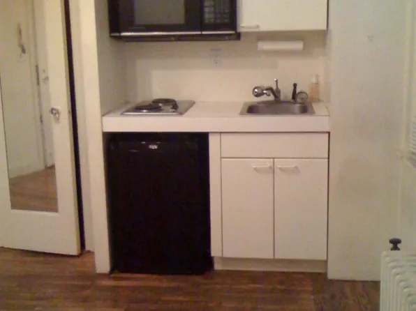 321 East 43rd Street image 1 of 5