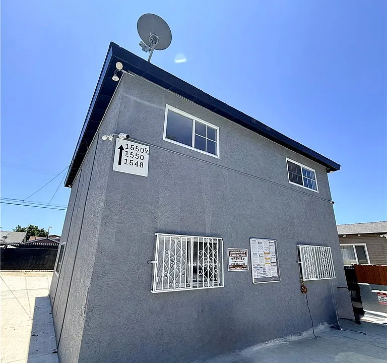 1550 1/2 W 59th Pl