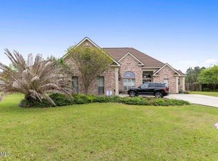 7800 Sarah Ln, Ocean Springs, MS 39564