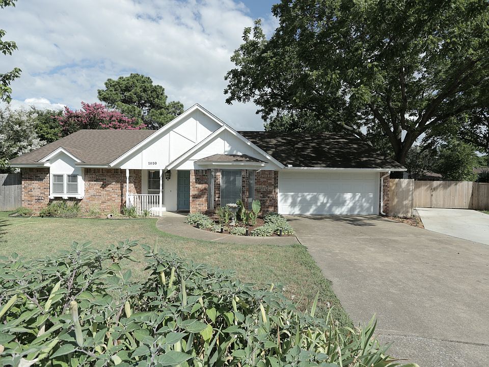 1st image of 1010 Birchwood Ln