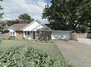 1010 Birchwood Ln, Mansfield, TX 76063