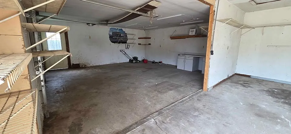 3 bed, 1.5 bath, 1930 sqft, $1,600 — Photo 3