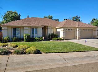 3259 Woodbury Dr, Redding, CA 96002