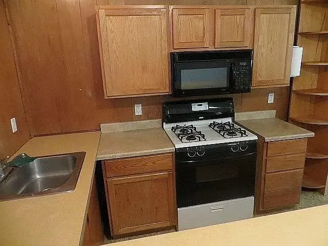 1 bed, 800 sqft, $1,250 — Photo 2