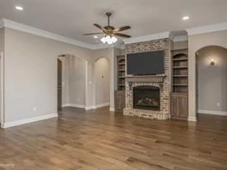 307 Ansley Cir — Photo 2