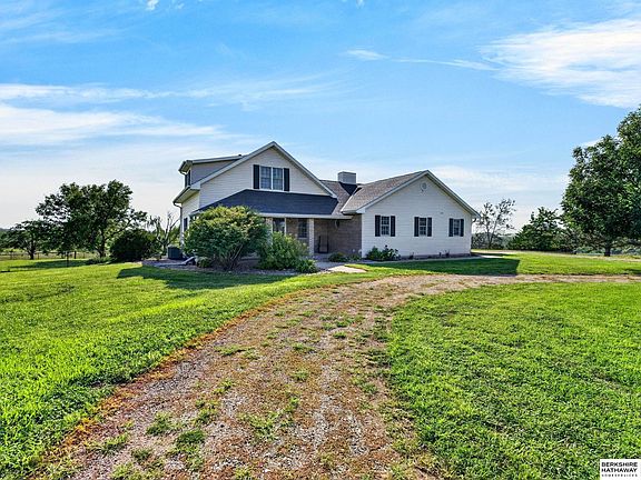 3rd image of 5601 Grace Ln