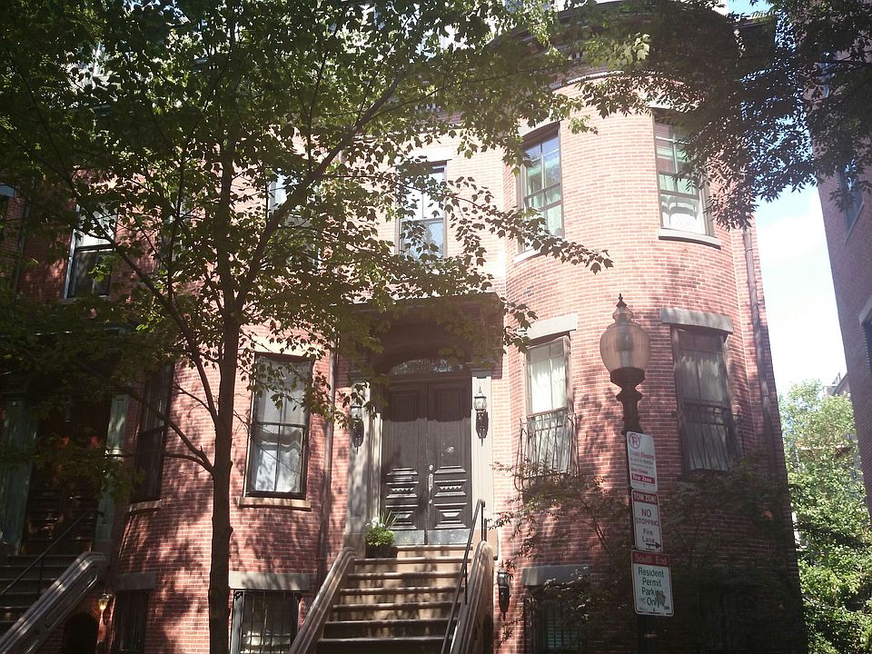 1st image of 1 Wellington St #Psa