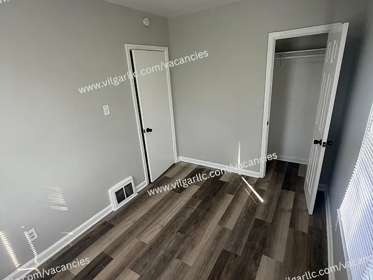 2476 Pennsylvania St — Photo 9