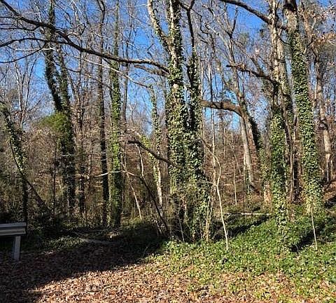 4th image of 32 & 33 Starmount Dr