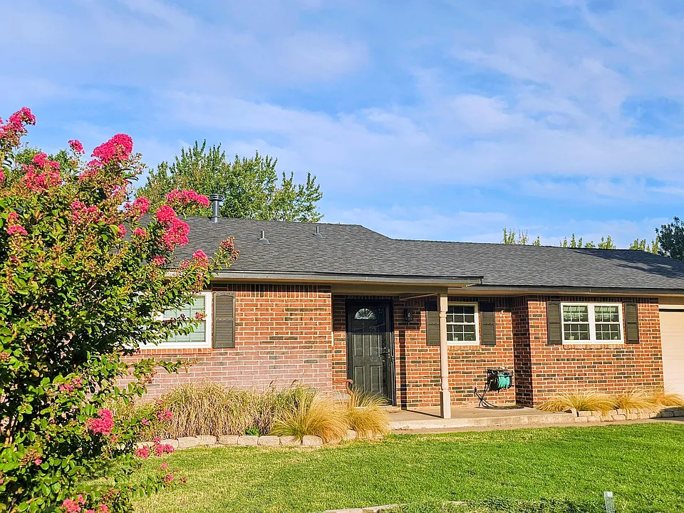 617 Comanche Dr