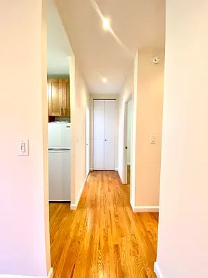 4th image of 515 E 78th St APT 5C