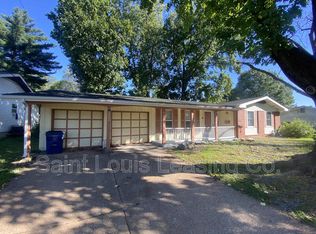 2442 Rhapsody Ln, Florissant, MO 63031