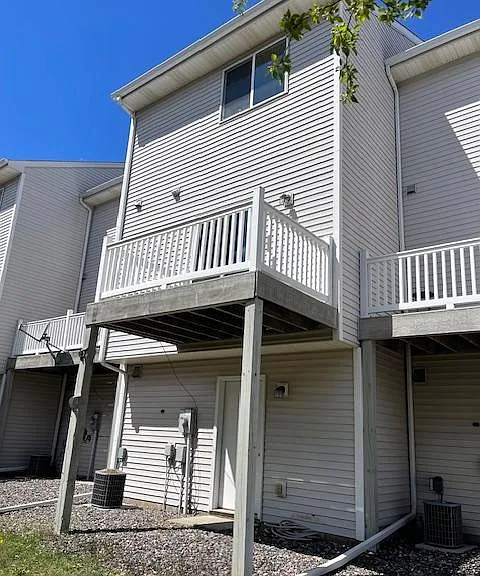139 19th Ave SE — Photo 13
