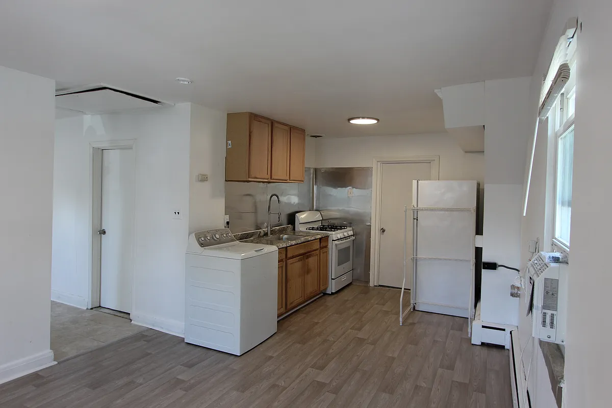 Building Photo - 104 Lincoln Ave SW #C