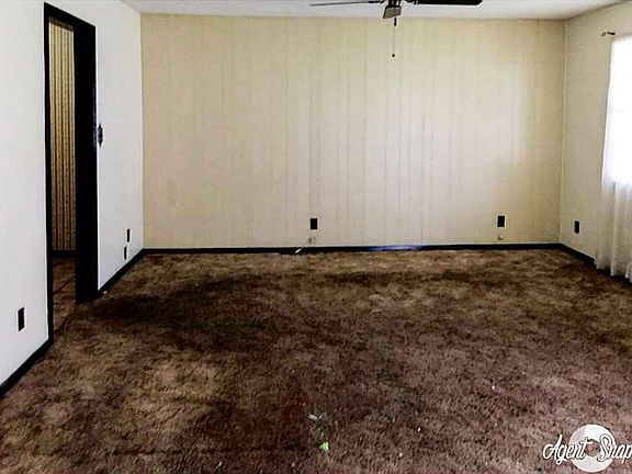 3rd image of 3009 Hillcrest St