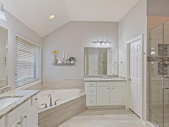 5th image of 4108 Amador Ct