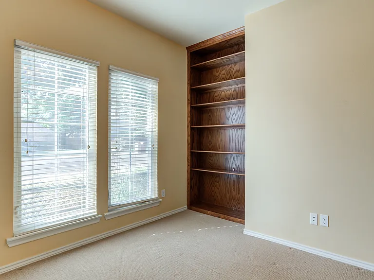 4802 Amherst St — Photo 32
