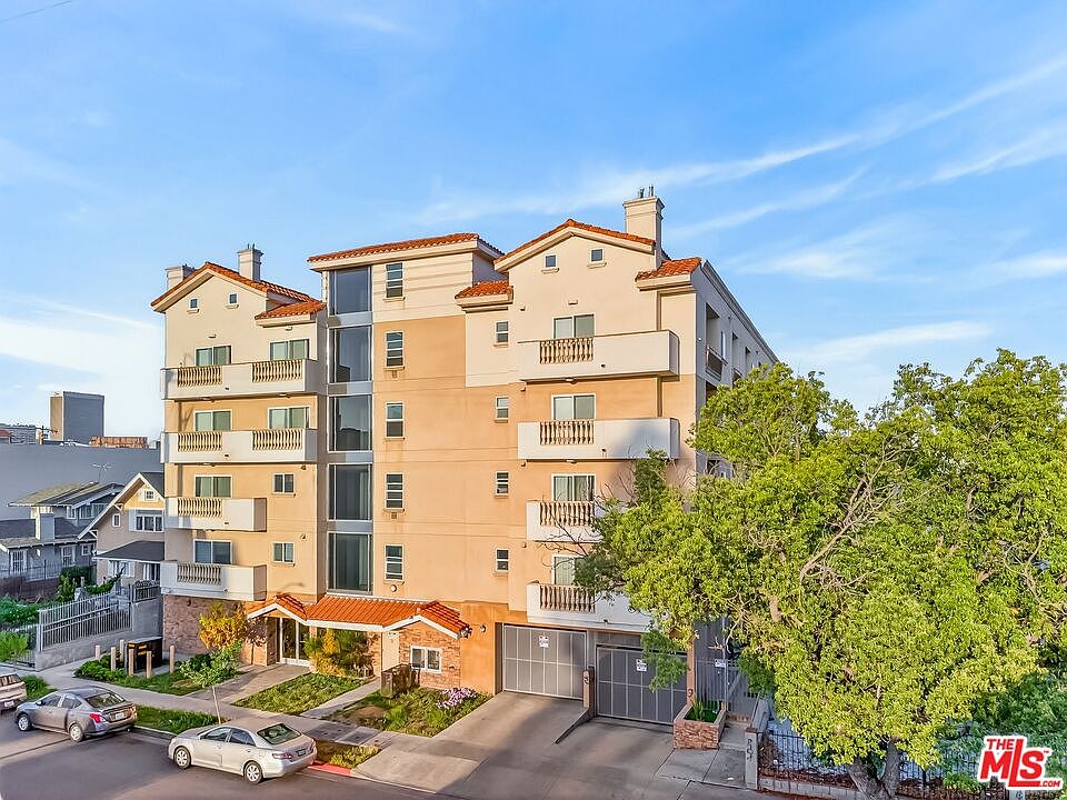 1st image of 1026 S Oxford Ave Unit 302