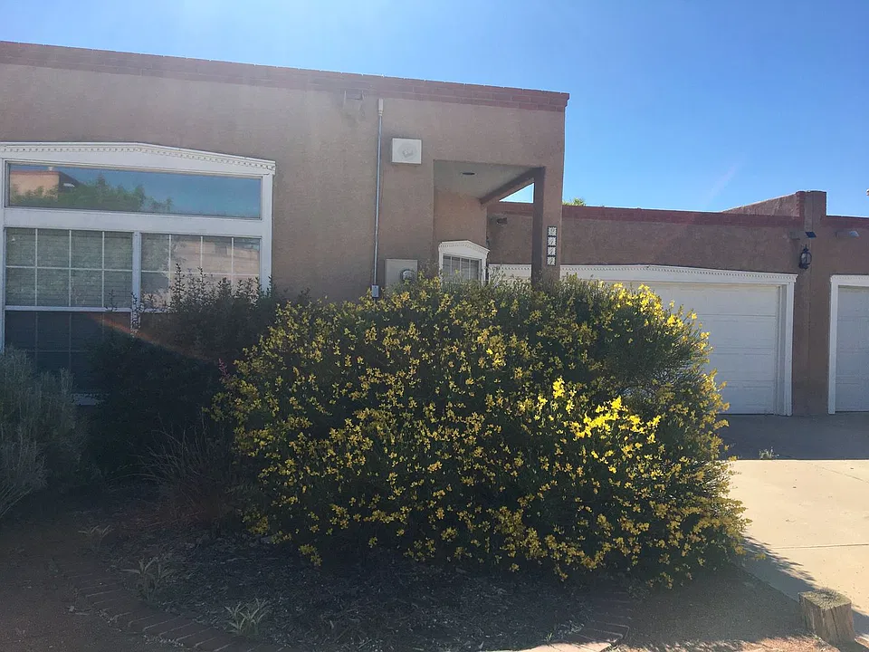 2444 Plaza Vizcaya NW