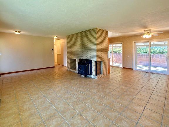 5th image of 275 Cold Springs Rd