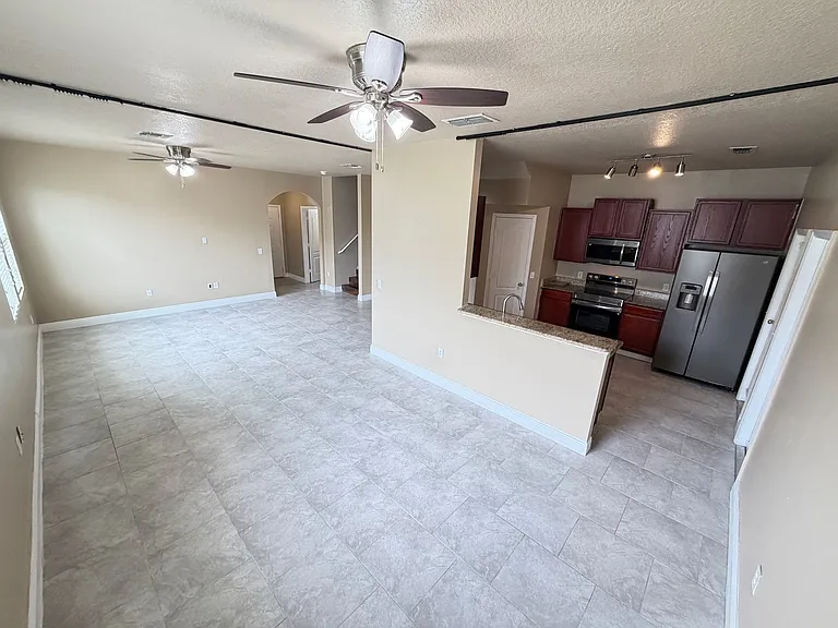 2411 Grasmere View Pkwy N — Photo 14