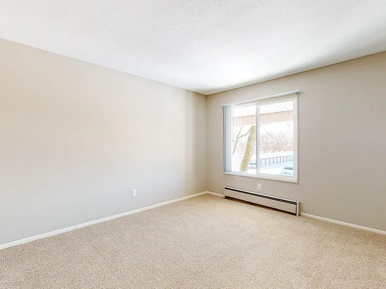 Edgerton Highlands Apartments — Photo 32