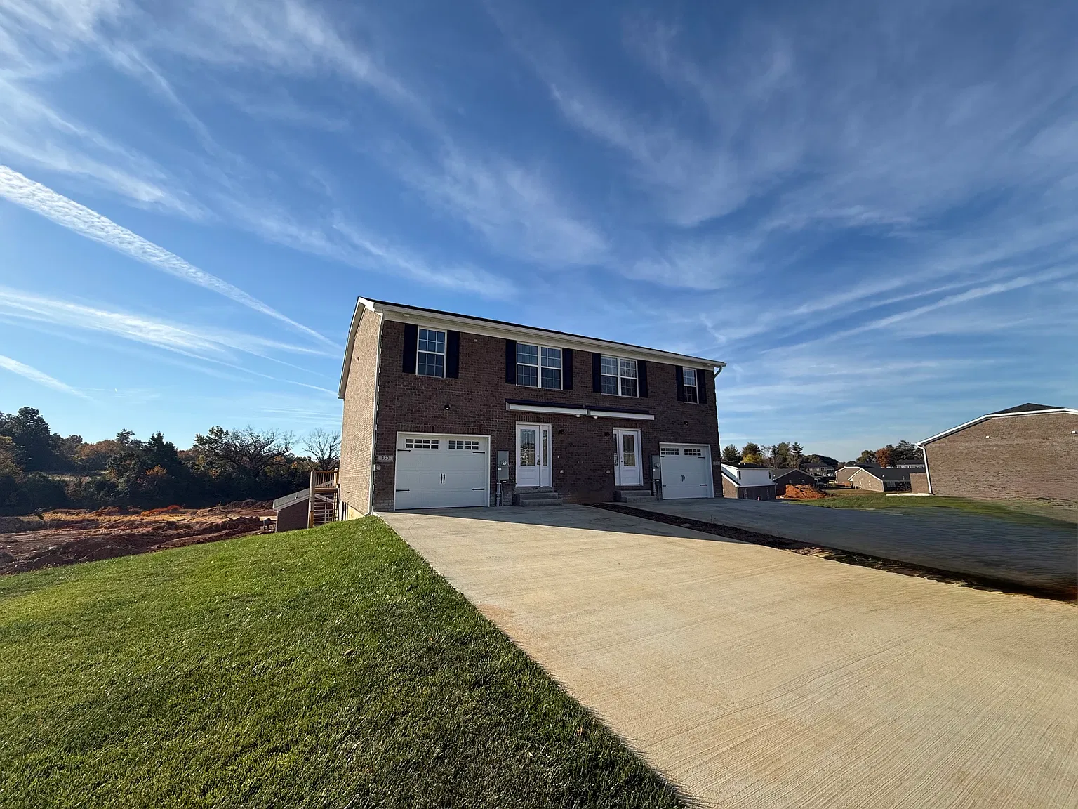 3 bed, 2.5 bath, 2000 sqft, $1,950 — Photo 1