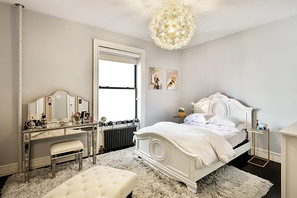 Sold by Compass | media 32