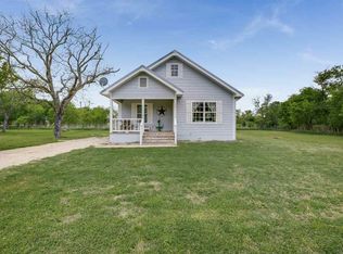 307 N 4th St E, Mount Calm, TX 76673