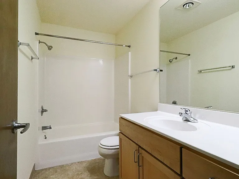East High Apartments — Photo 105