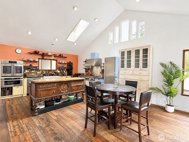 5th image of 10820 NE 183rd Court