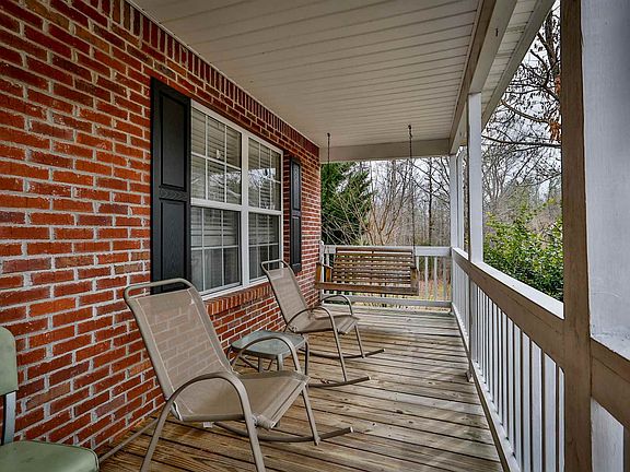 4th image of 530 Ansley Forest Dr