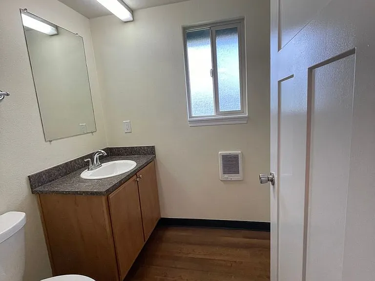 Churchill Village Apartments — Photo 22