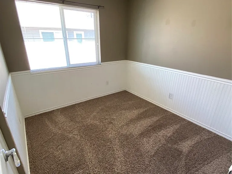 2025 Garry Oaks Ave #B — Photo 11